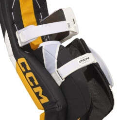 CCM EFLEX 6.5 Junior Ice Hockey Goalie Leg Pads 11 CCM EFLEX 6.5 Junior Ice Hockey Goalie Leg Pads -Hockey Gear Store GPE6.5 BOS 05